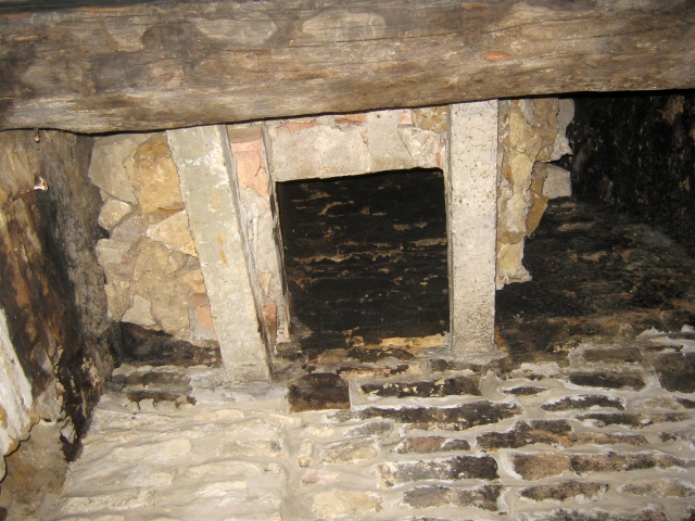 Old dangerous stove and chimney register plate removed by Fotheringhay Woodburners