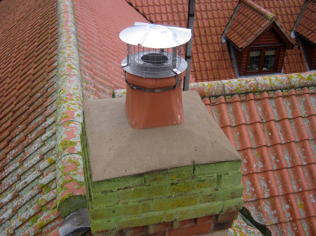 Chimney flaunching repaired by Fotheringhay Woodburners before new chimney liner fitted